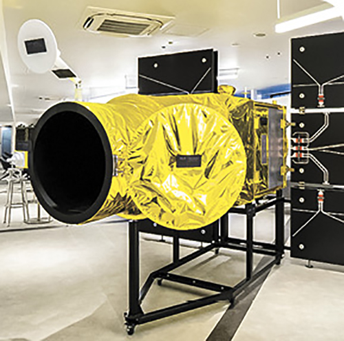 小型地球観測衛星「ASNARO-1」のモックアップ