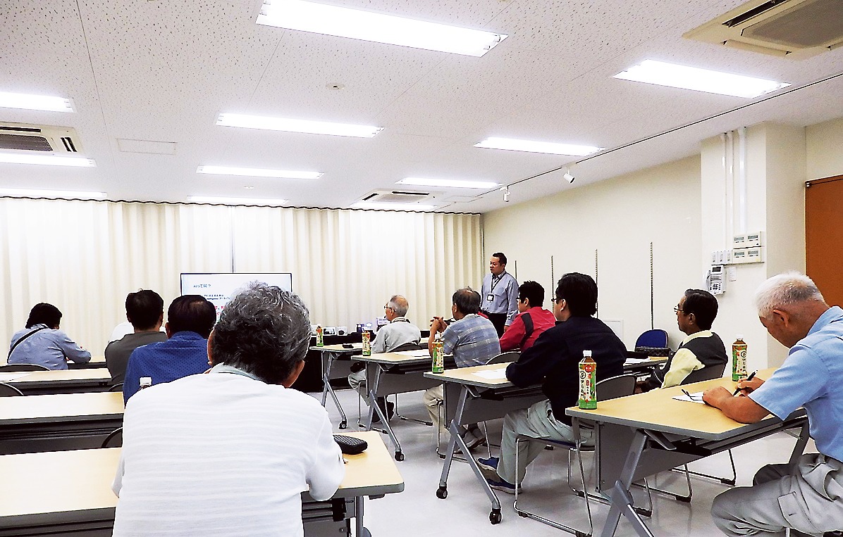 多くの地域店が集まった会場