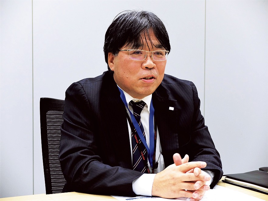 新工場について説明する白川取締役グローバル事業本部長