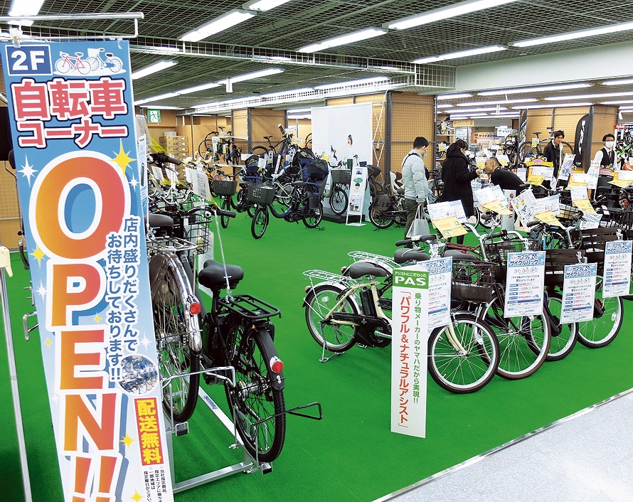 ヤマダ電機LABI1日本総本店池袋は2階に自転車売り場を新設。新たな需要の獲得に乗りだしている