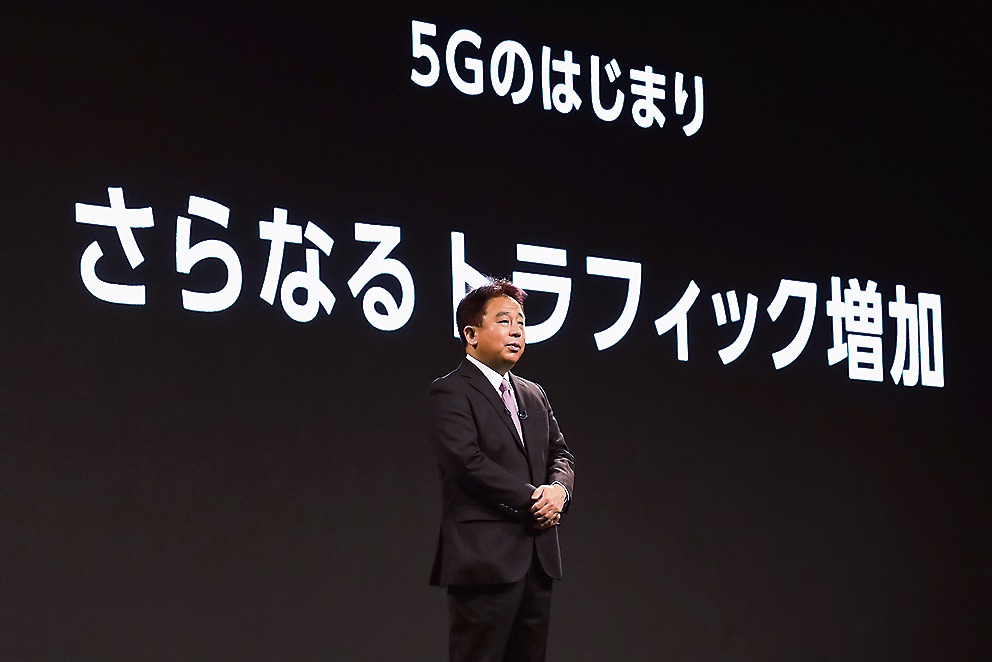 5Gサービス発表会に登壇したソフトバンクの榛葉副社長