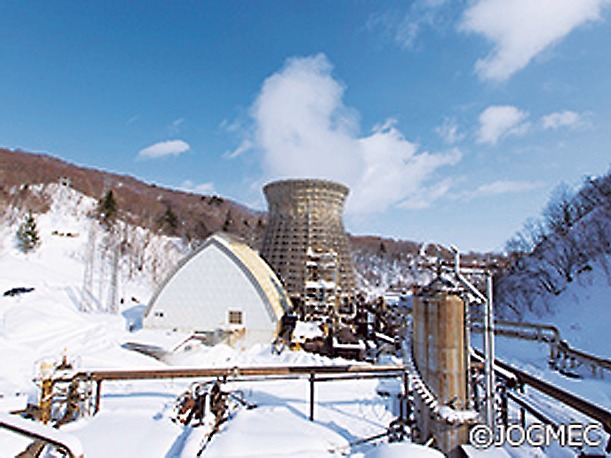 岩手県八幡平市の松川地熱発電所（提供＝JOGMEC）