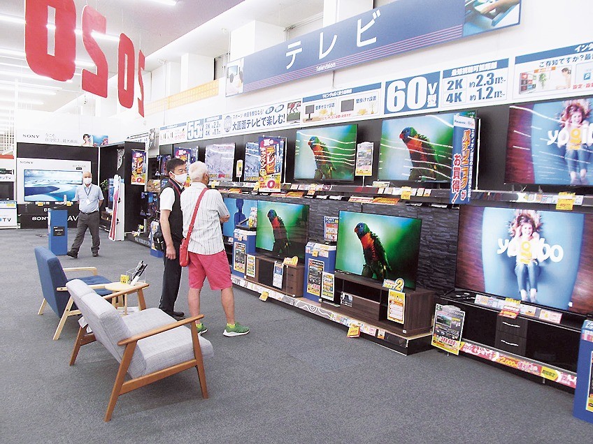 4Kテレビの2段展示