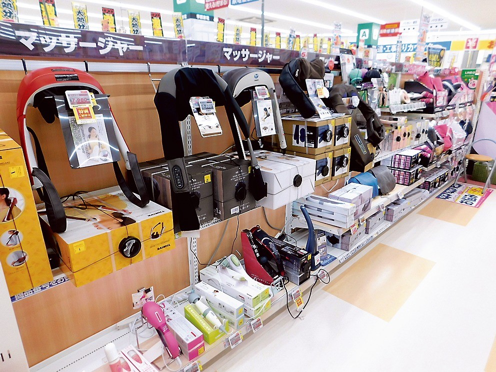 上新電機高槻店のマッサージチェア売り場