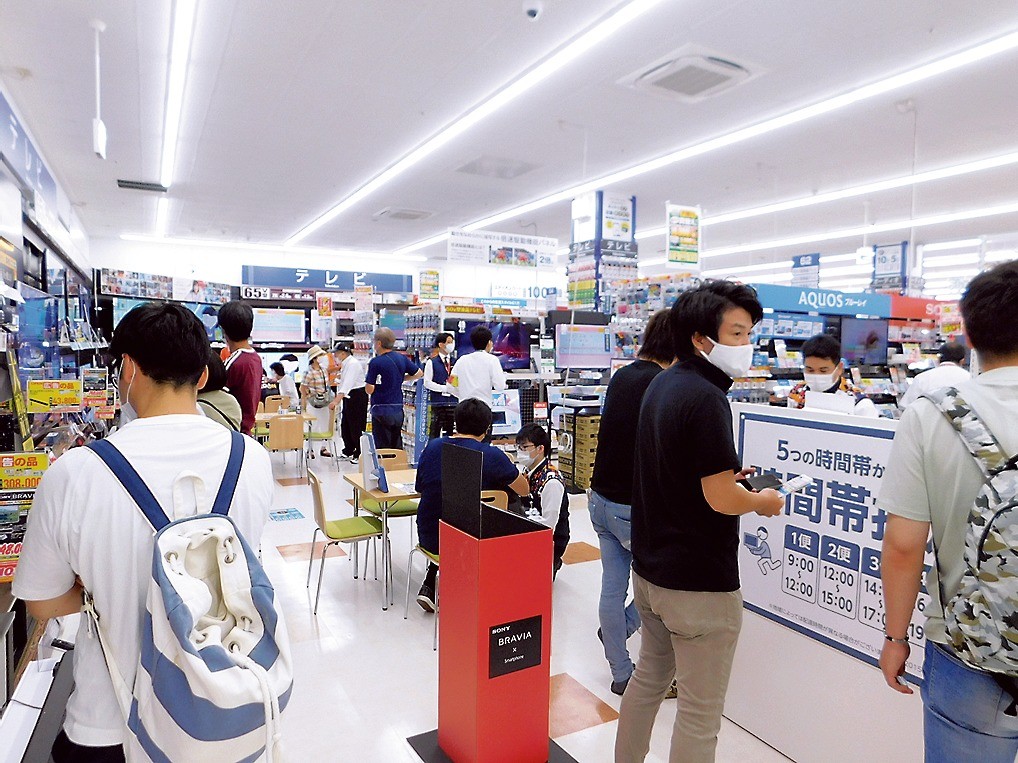 開店直後ににぎわう店内