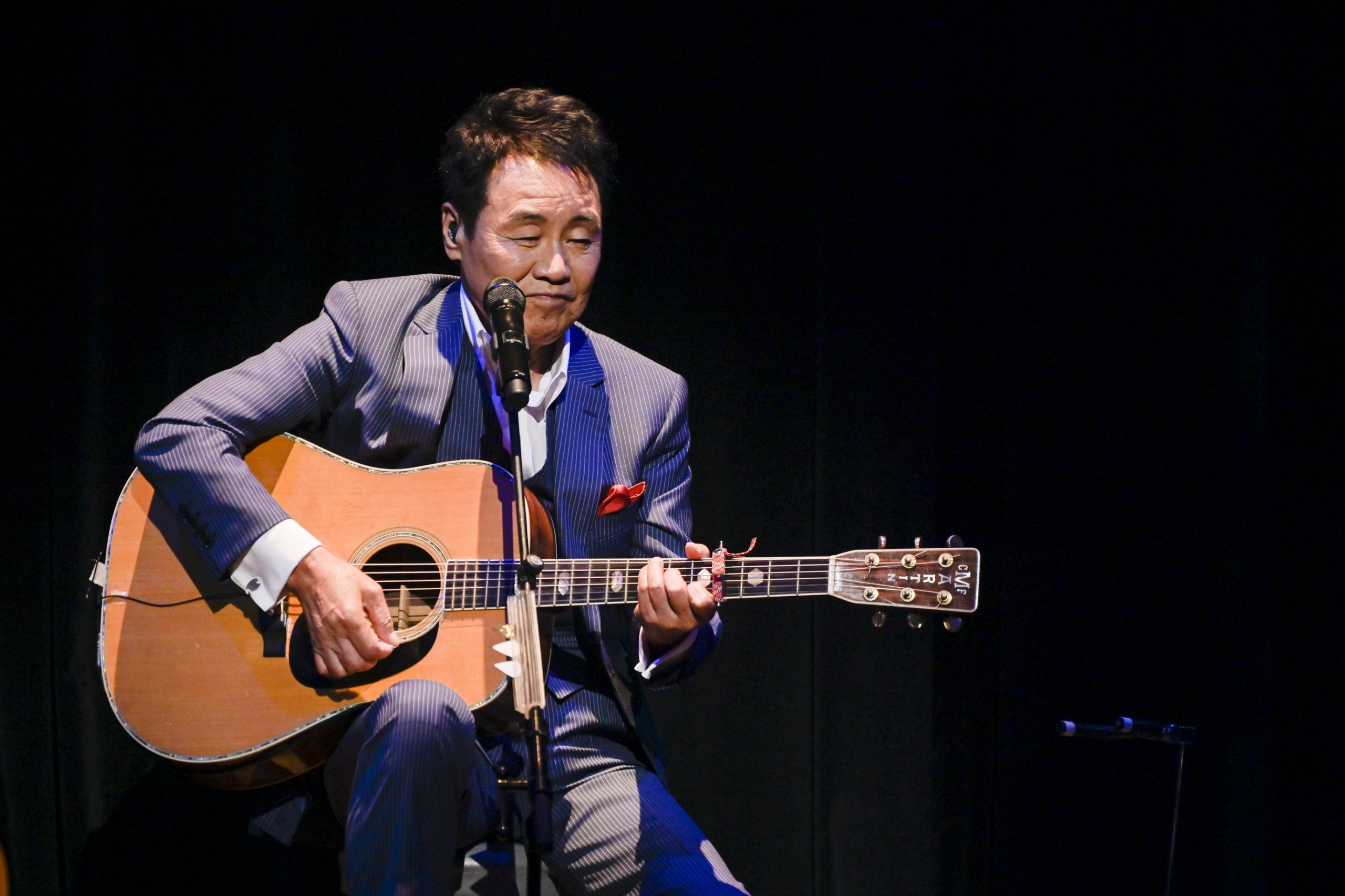 五木ひろし 浅草で弾き語り2月以来のステージ | 電波新聞デジタル