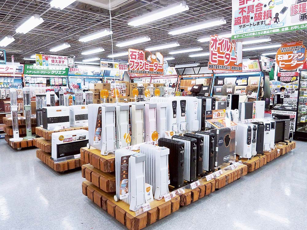 朝夕は気温が2桁を下回る日も出てきて、仙台市内の家電量販店では、石油暖房もフル展示で対応する