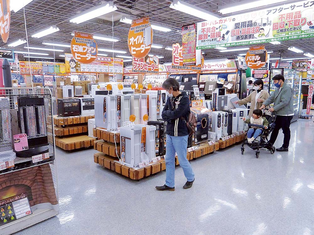 本格的な冬に向けて、暖房商品の動きが活発に（仙台市内の量販店）