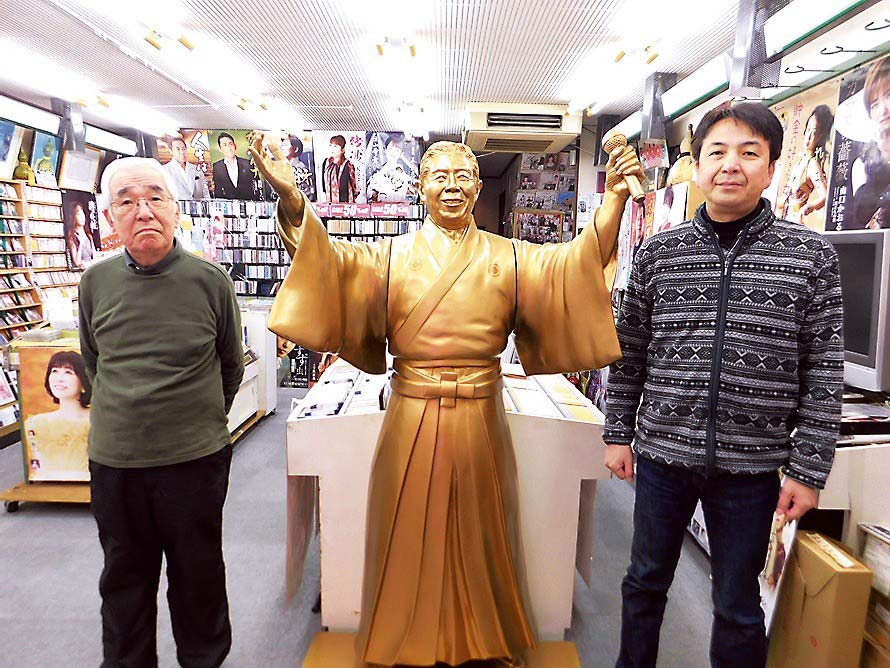 岩城社長（右）と岩城会長