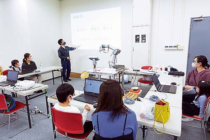 未来のモノづくりを体験☆工場ロボットプログラミングワークショップ