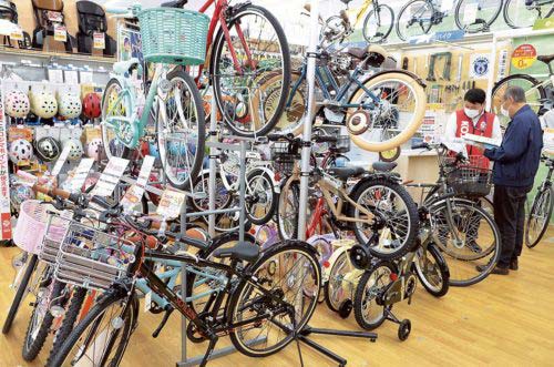 コジマ×ビックカメラ イオンタウン茨木太田店は新たに自転車を導入した