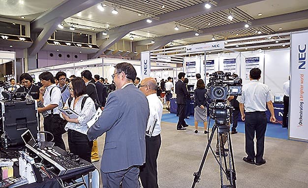 19年の関西放送機器展会場