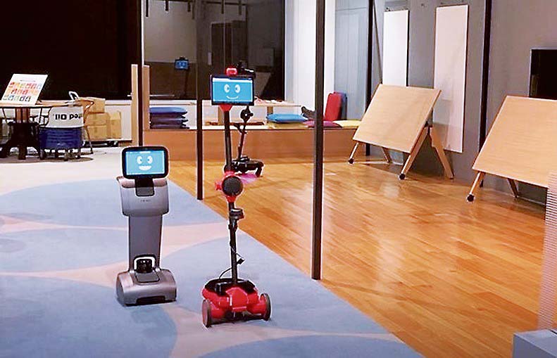 遠隔操作ロボットの自走の様子（提供＝凸版印刷）