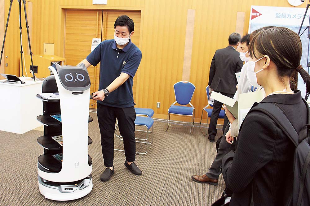 配膳ロボットに注目が集まった