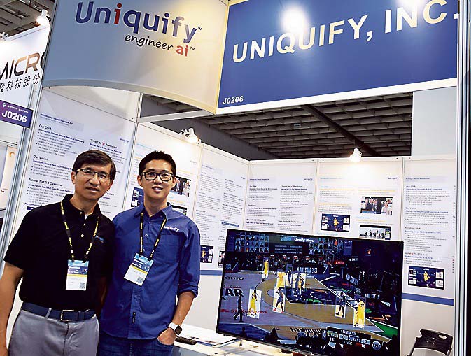 Uniquifyの陳SVP（左）とケビン・ジャンさん