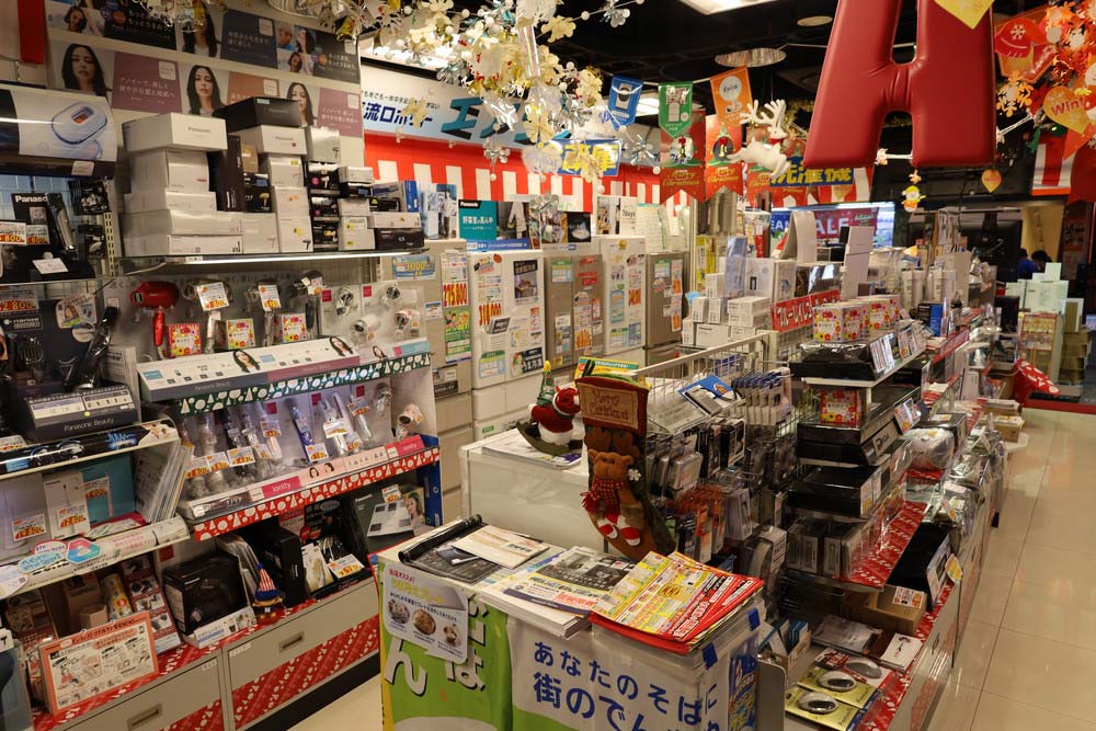 冬の装いの店内には、大創業祭のお祭り感も漂う