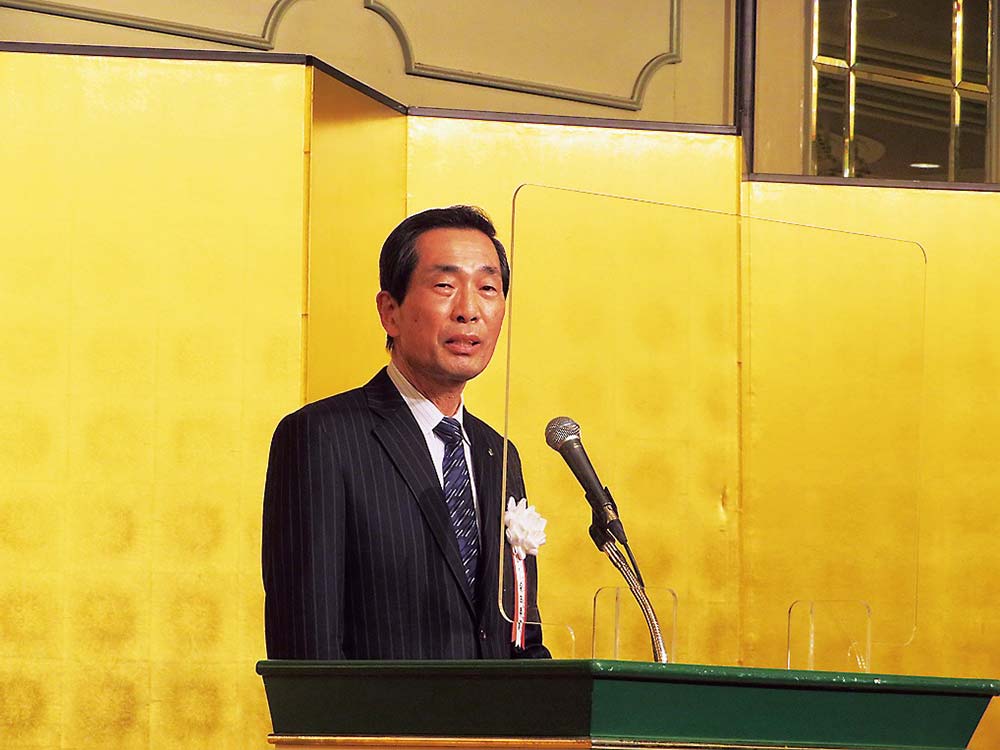 抱負を語る柴田支部長