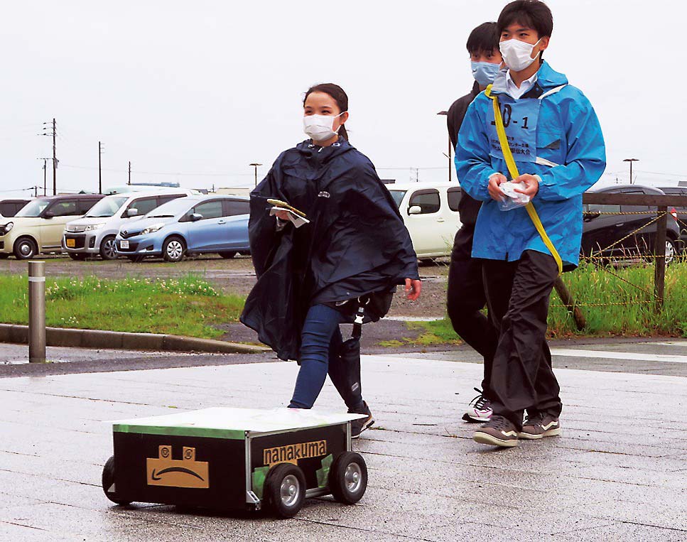 ロボランナー賞の「ひっこしクン」（福岡大学）