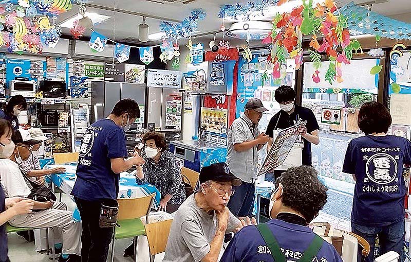 2日間の感謝祭では、得意客で店内がにぎわった（提供写真）