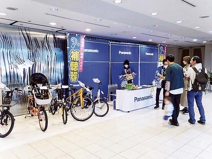 パナソニックの自転車も展示し1台の販売にもつながった