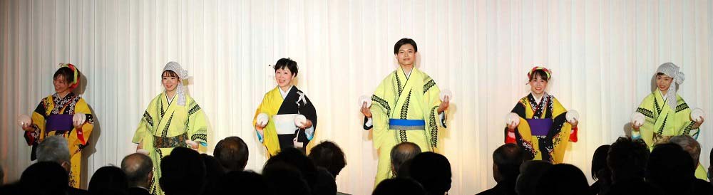 二見と西崎流美緑会と踊る西崎