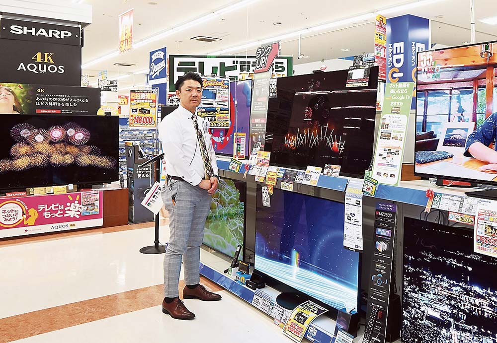 年末に向け販売が伸びるテレビコーナー（エディオン名古屋本店）