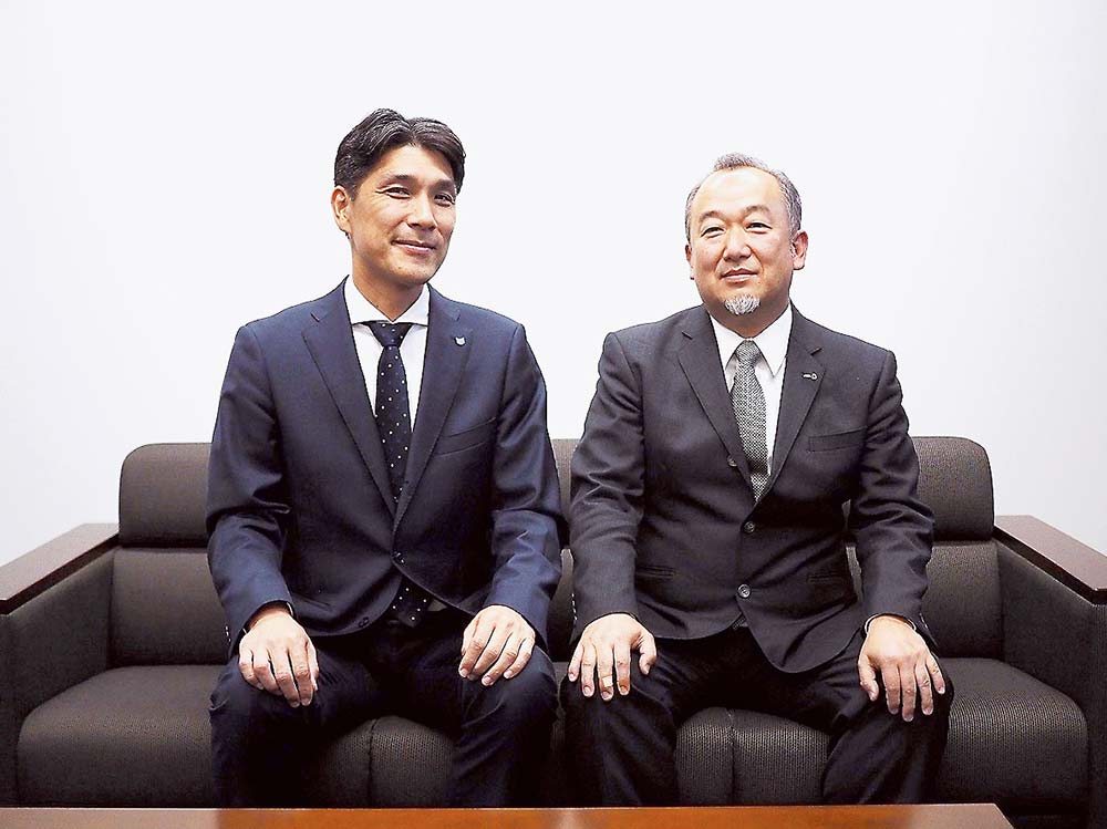 大西氏（左）と齊藤氏