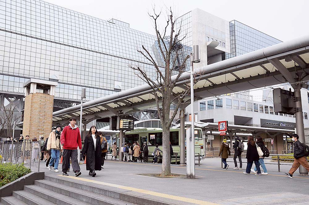 京都駅北側ではバスターミナルの混雑が課題に。これを踏まえた施設整備も計画されている