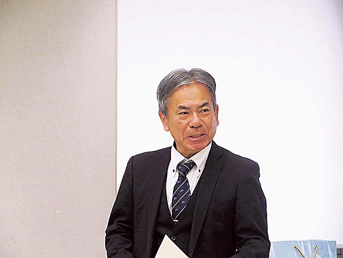 事業方針を解説した牧野社長