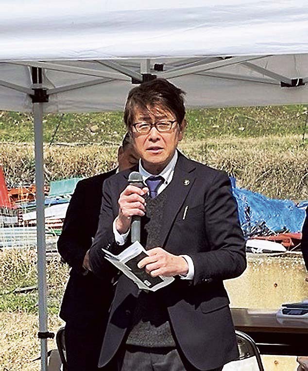 あいさつする松木市長