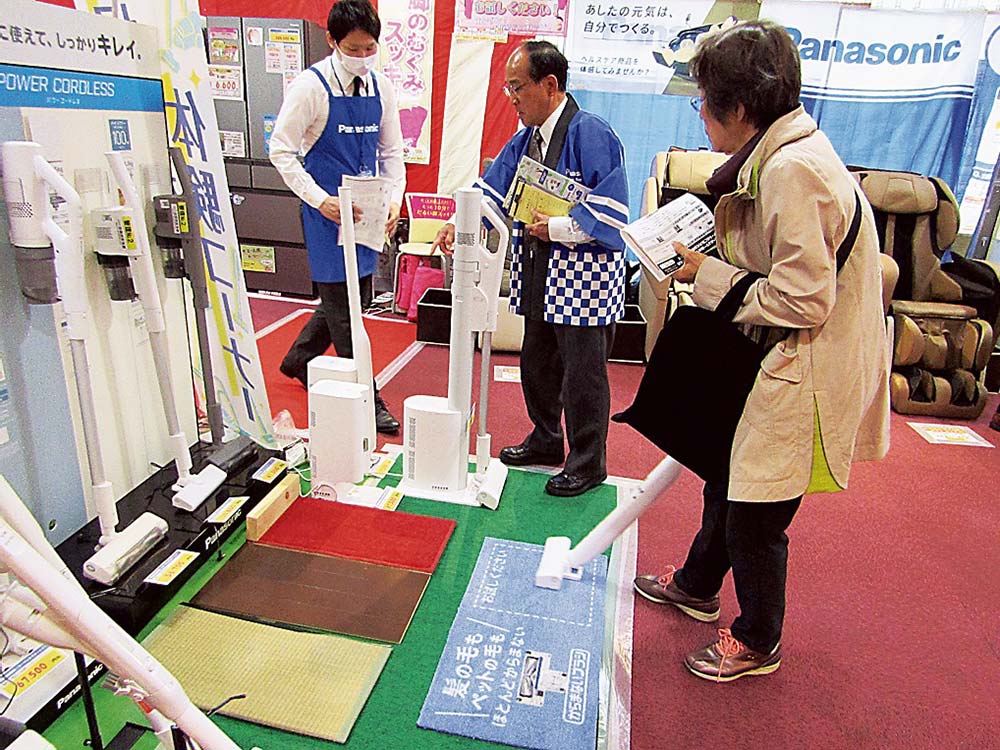 掃除機の実演機種も増やした（尼崎会場）