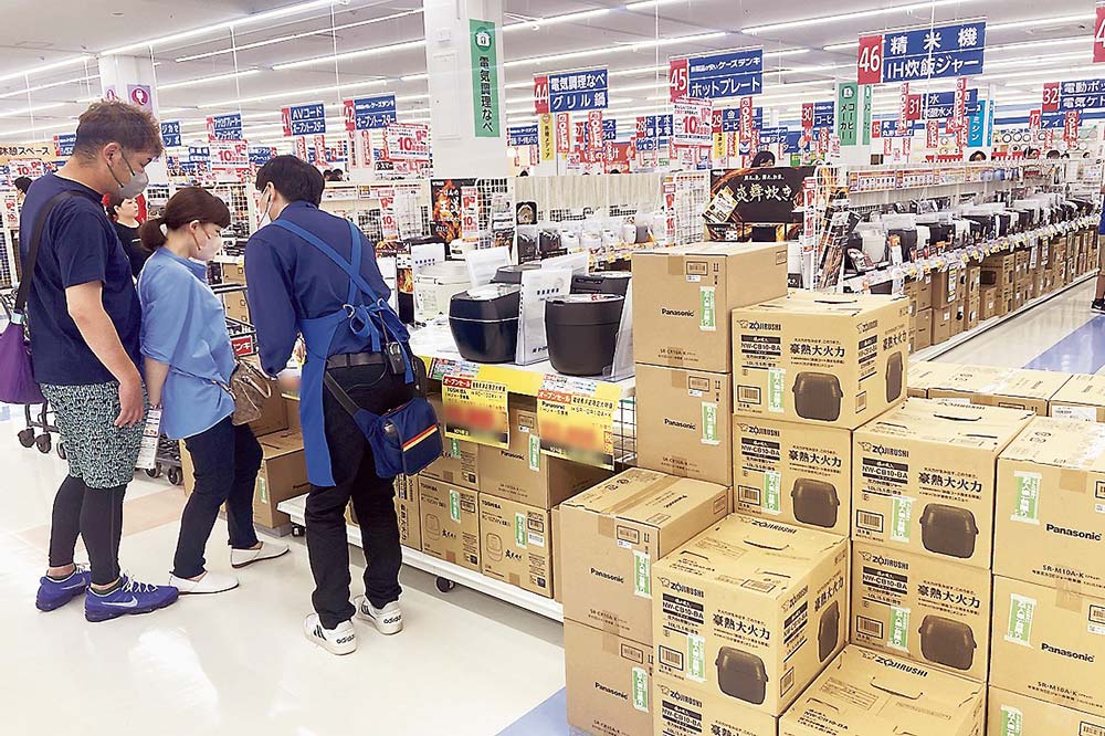 低めの什器で見通しの良い店内