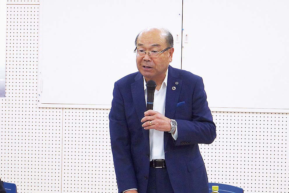 全電商連の取り組みを説明する峯田会長