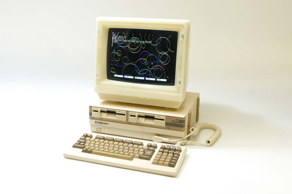 手のひらサイズのミニPC「PasocomMini PC-8801mkⅡSR」