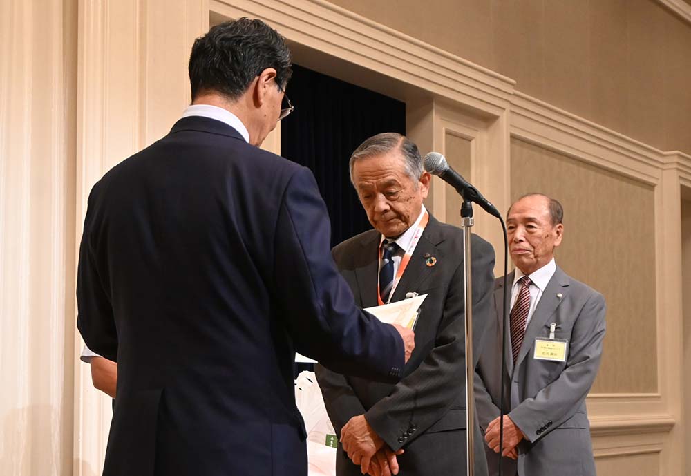 この道一筋50年以上営業継続店の表彰