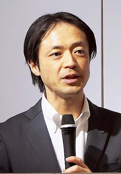 上杉副事業部長