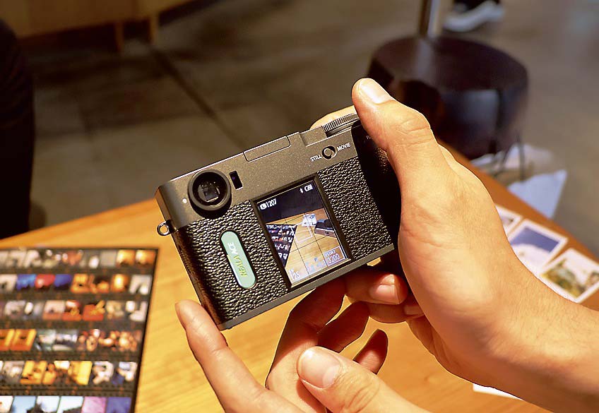 フィルムを巻き上げるように使える