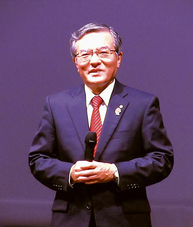 説明する島田社長