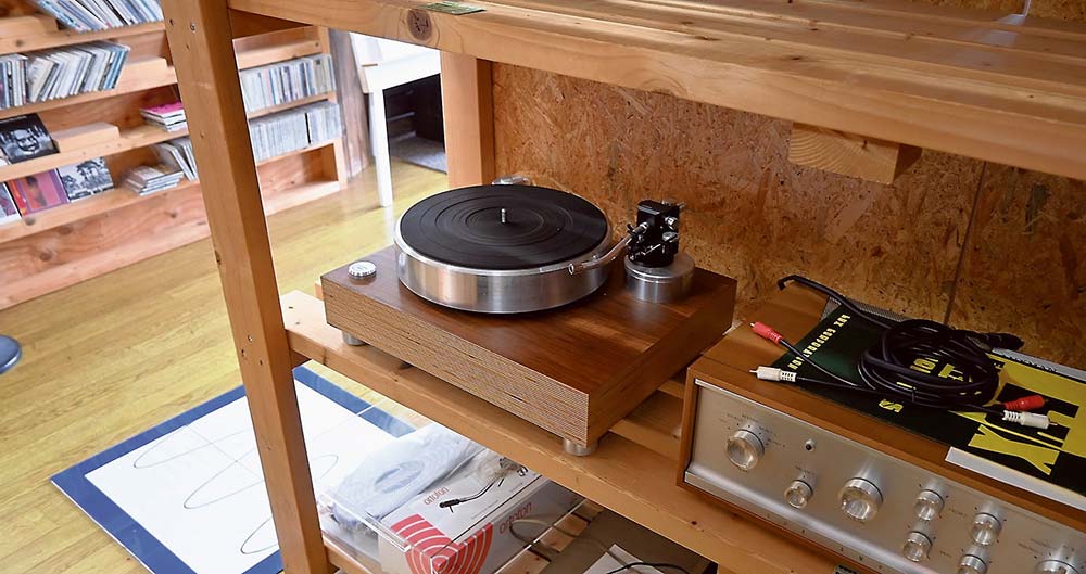 中古のレコードプレーヤー