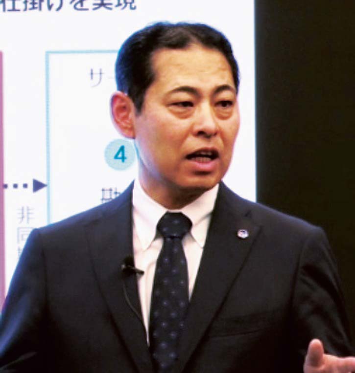 富士通の八木常務＝3日、川崎市中原区