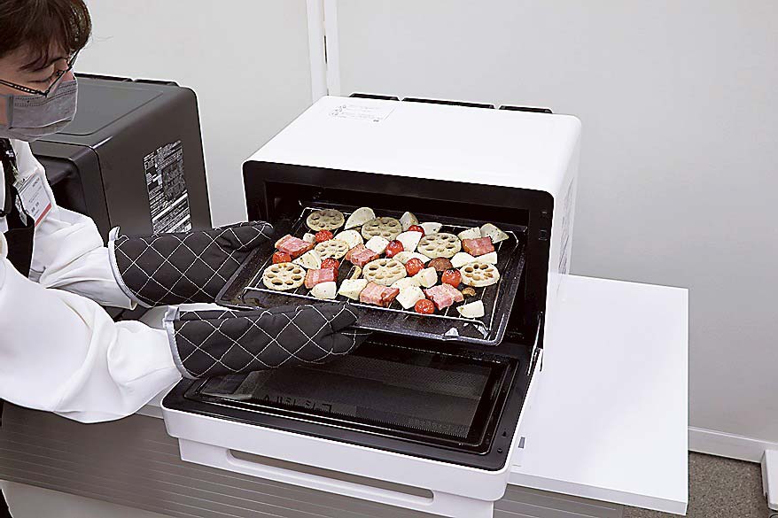 スマホからレシピを転送すれば、あとは簡単に本格料理が簡単に作れる