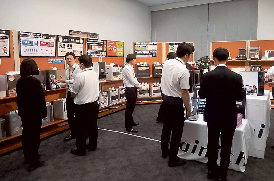 季節商品フロアの様子