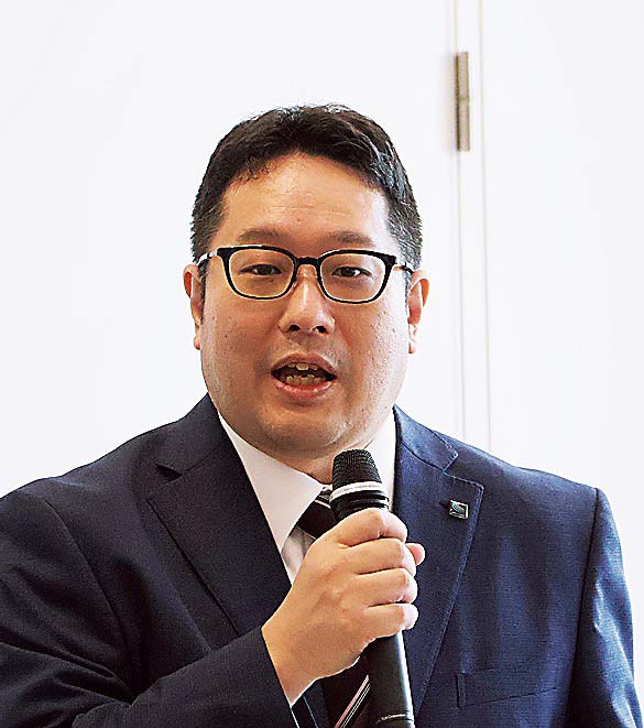 毬山センター長