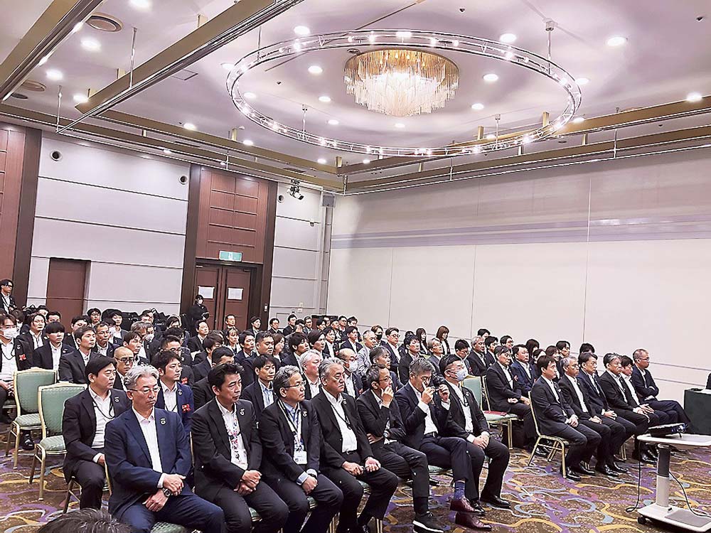 役員と各賞受賞者ら