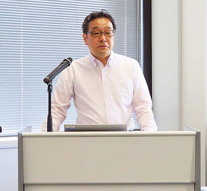 2025年度戦略を説明する笠井社長