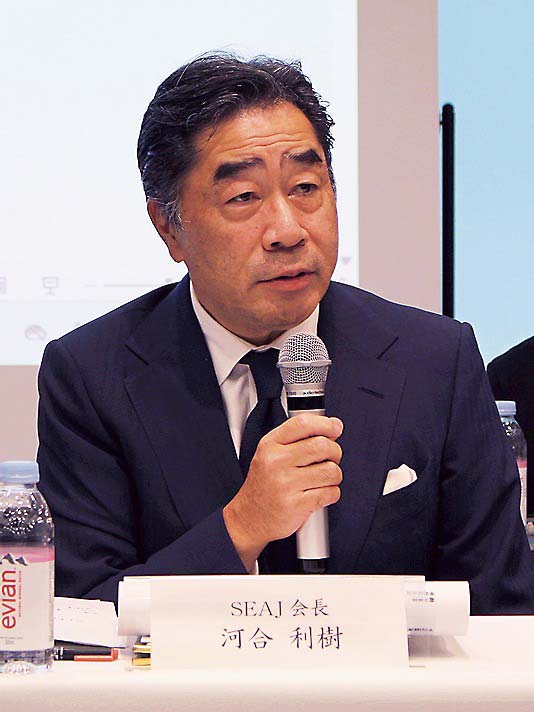 「AIサーバー向け投資がけん引」と話す河合会長