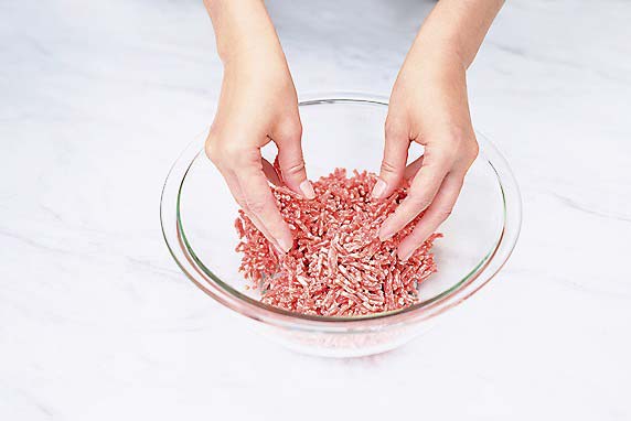 冷凍ミンチ肉などのむらを抑えた解凍もできる