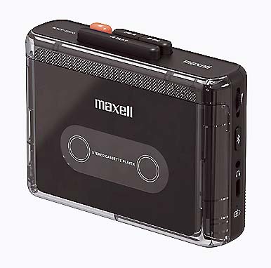 5月に発売しSNSでも話題になったポータブルカセットプレーヤー