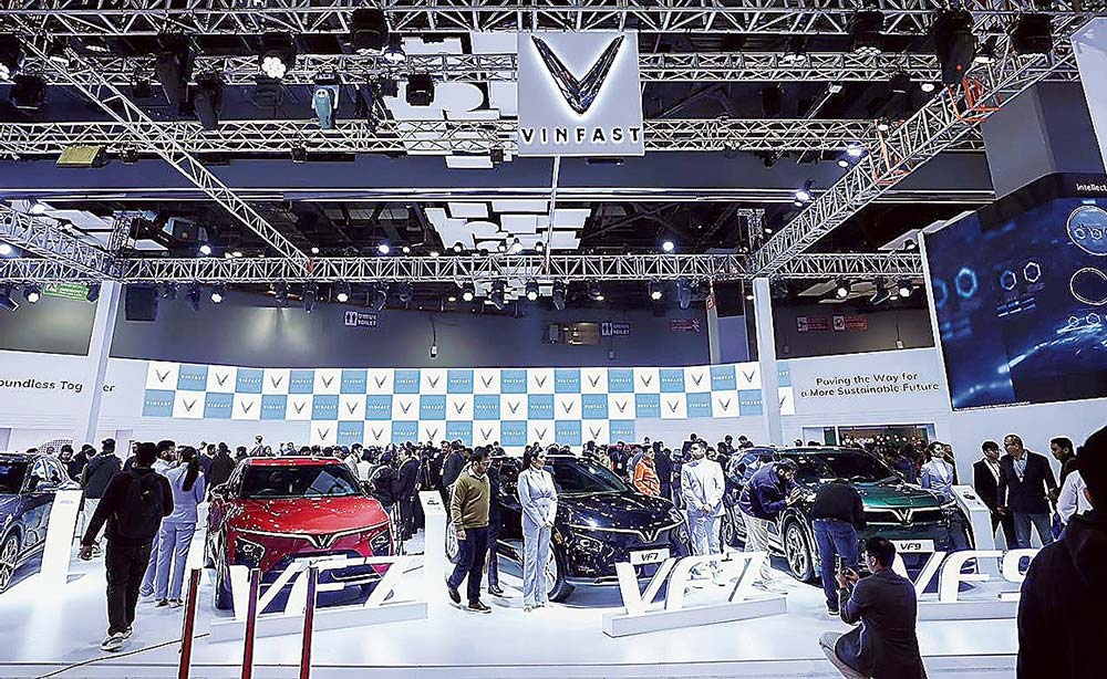 インドで新車販売をPRするビンファスト
