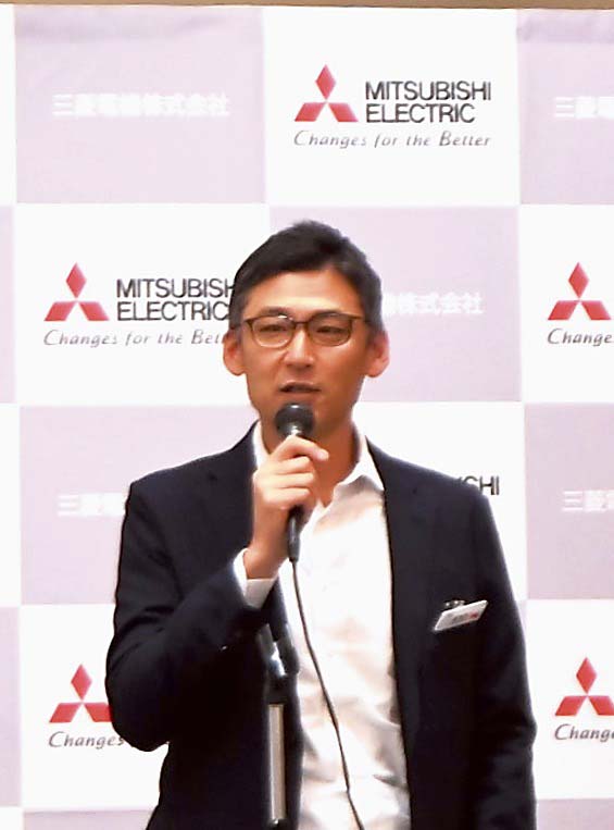 事業を説明する長谷川部長